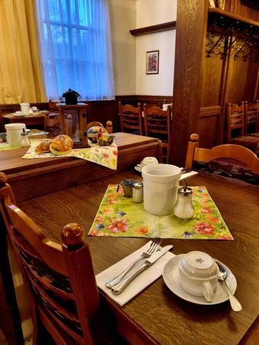 Ételek és italok, Hotel Gumberger GmbH Garni in Neufahrn bei Freising