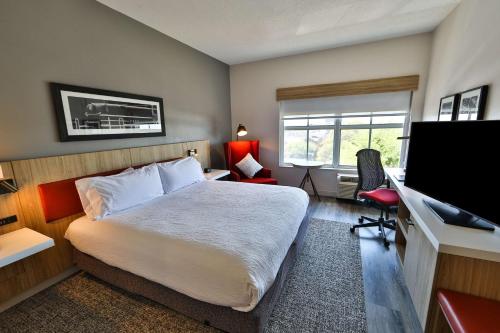 King Room image 2