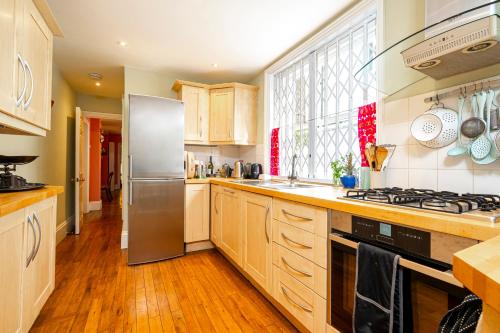 Elegant 2 bed near Hampstead and Camden, sleeps 4