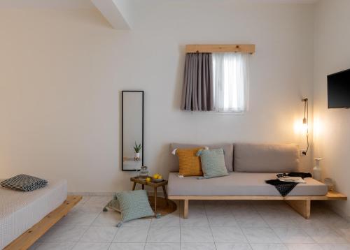 Superior King Room image 9