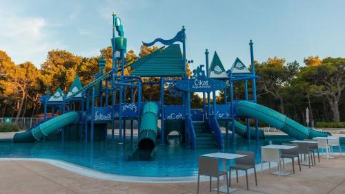 BOOK >> Easyatent Camping Cikat in Mali Losinj, Croatia