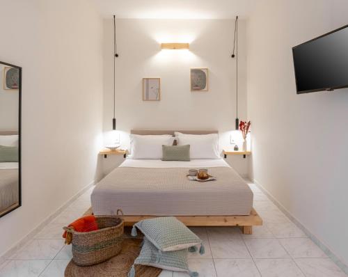 Standard King Room image 8