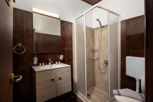 Superior One-Bedroom Apartment (2 Adults) image 9