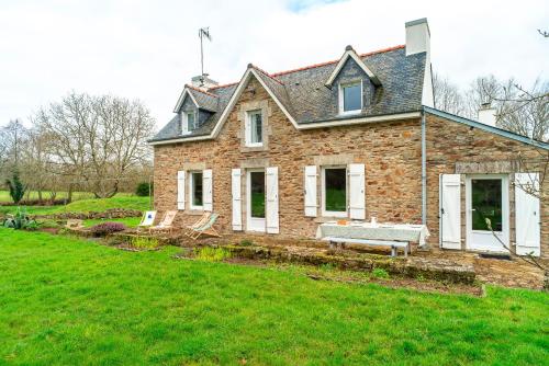 Hotelli välisilme, Kerfeunteun - Grande maison à 15min de la plage (Kerfeunteun - Grande maison a 15min de la plage) in Quimperle