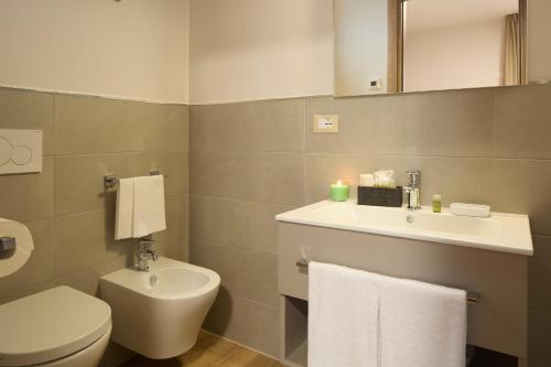 Superior Triple Room image 2