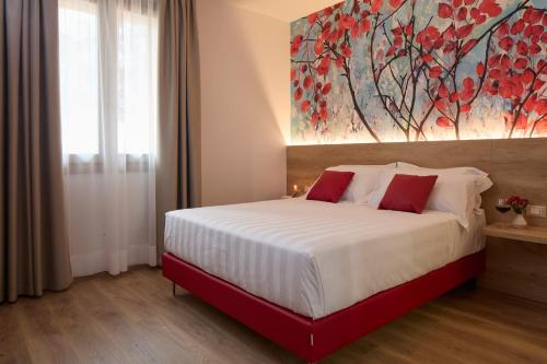 Deluxe Double Room image 3