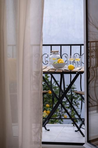 Deluxe Double Room with Extra Bed image 1