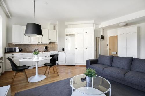 Kotimaailma Apartments Kamppi - spacious 1BR, Helsinki (photo 8)