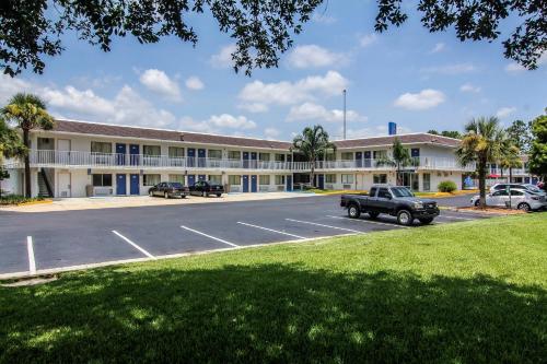 Motel 6-Jacksonville, FL - Orange Park
