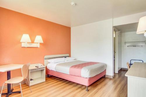 Motel 6 Jacksonville FL - Orange Park - image 3