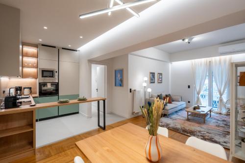 LIV - Modern Heavenly Retreat in Exarcheia, Athens