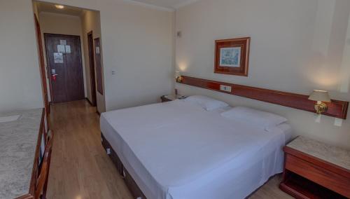 里泽库里提巴酒店