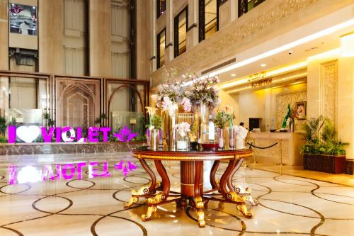Violet Al Azizia Hotel