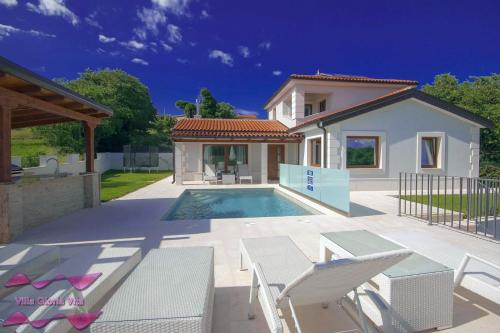 Modern villa Gloria Vita with pool in Novigrad