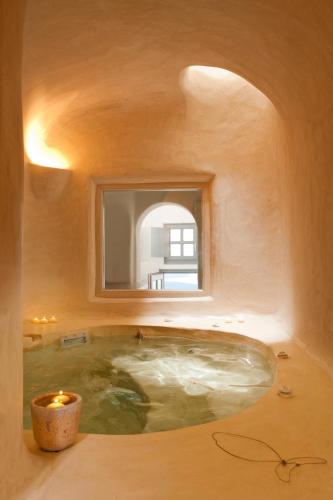 Premium Spa Room with Indoor Hot tub & Caldera View