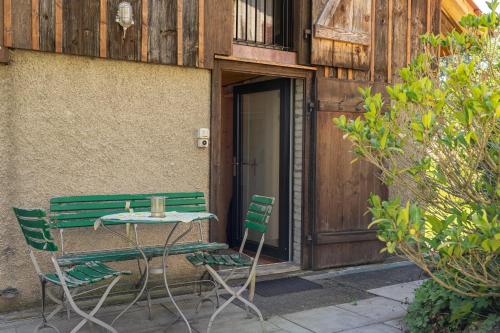 Tiny House Chez Claudine with Garden, Workspace, Netflix, free Parking & Wifi