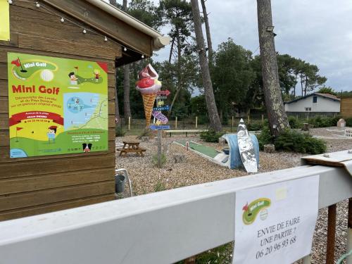 Chalet paisible à la plage, piscine et tennis