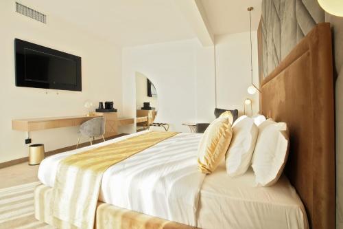Hotel Artemis Room Type - Deluxe Double Room