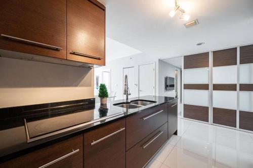 Icon Brickell, W Hotel - 2BR, Prime Location, Pool - Miami in Miami, USA