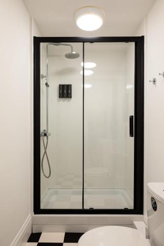 Brayford Guest House - image 3