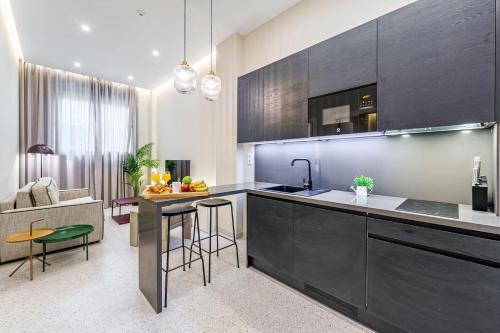 One-Bedroom Apartment image 3