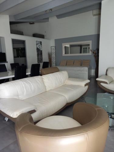 2 bedrooms, 4 beds