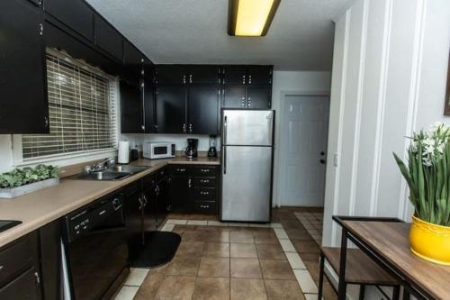 Birmingham Brickstone With Backyard Privacy - main image