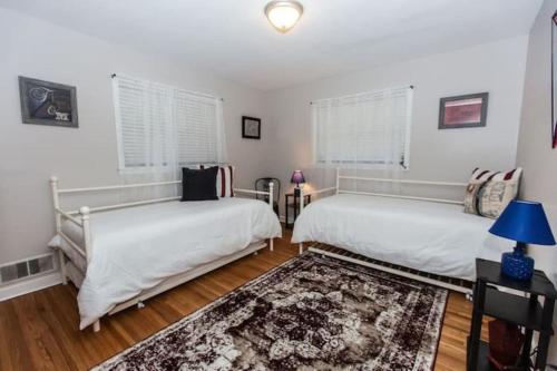 Birmingham Brickstone With Backyard Privacy - image 10