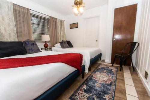 Birmingham Brickstone With Backyard Privacy - image 7