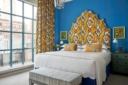 Deluxe Top Floor room in Warren Street Hotel
