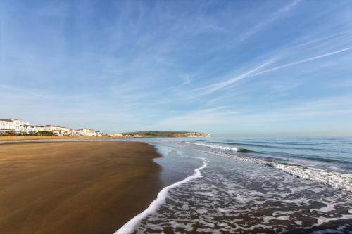 Beach, Ryde Beach Garden Apartment in Isle of Wight