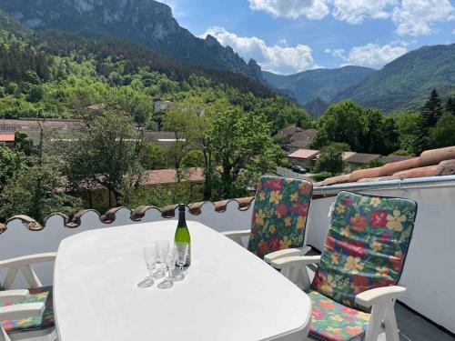 Cosy house with roof terrace and stunning views - Location saisonnière - Axat