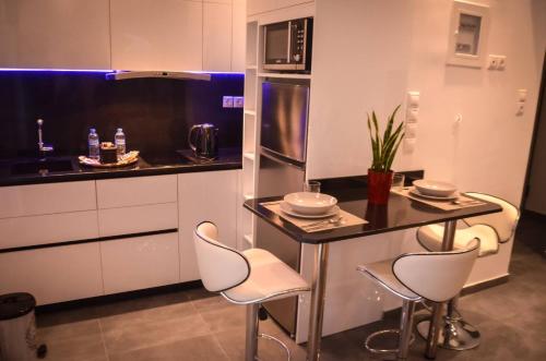 Galaxyhome, Афины