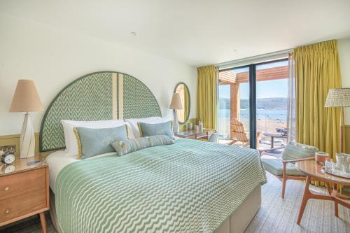 Queen Room with Sea View