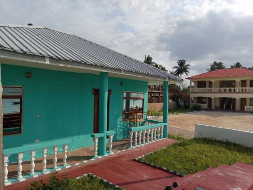 MINAZI BEACH BUNGALOWS