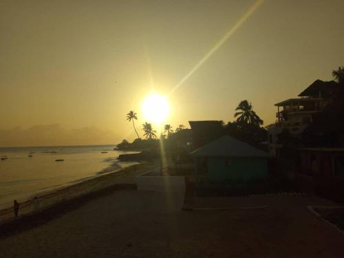 MINAZI BEACH BUNGALOWS