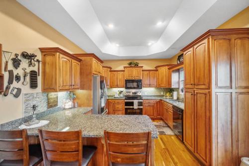 Luxury Douglas Lake Chalet - Great Location! in Dandridge, USA