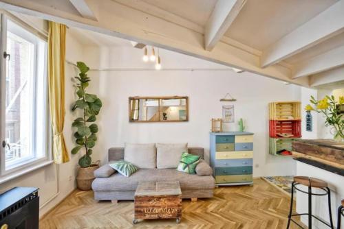 Charming Studio with Bistro Kitchen, Budapest