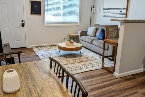 . 1 BR Apartment close to Downtown