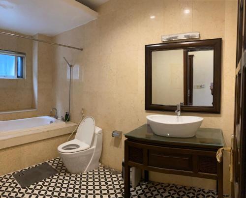 Sochu House - Homestay & Coffee Tuần Châu - 샤워실