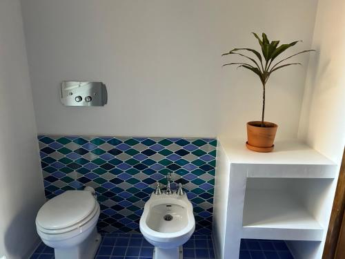 Superior King Room with External Private Bathroom image 2