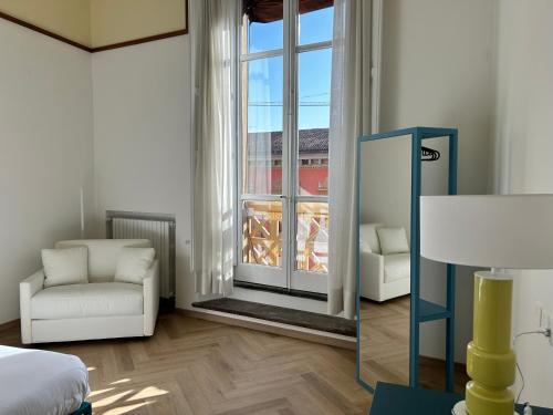 Superior Double Room with External Private Bathroom image 4