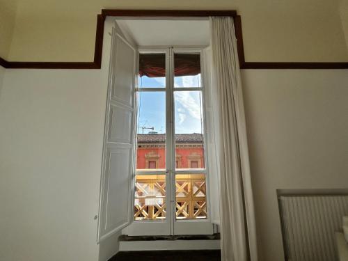 Deluxe Queen Suite with Ensuite Bathroom image 8
