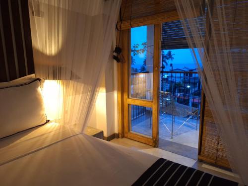 Temptation – Hikkaduwa, CO