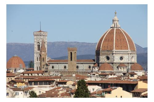 Cozy & Charming Florentine Hideaway - image 4