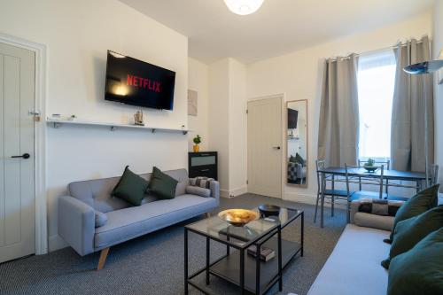 Faciliteter, Cozy 3 Bed Apartment - Parking- by Holiday Homes in Gateshead