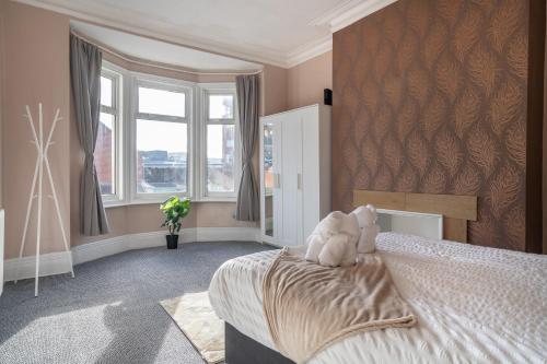 Cozy 3 Bed Apartment - Parking- by Holiday Homes in Gateshead