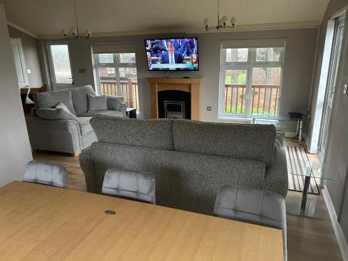 2 bedrooms, 4 beds