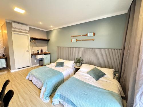 2 double beds