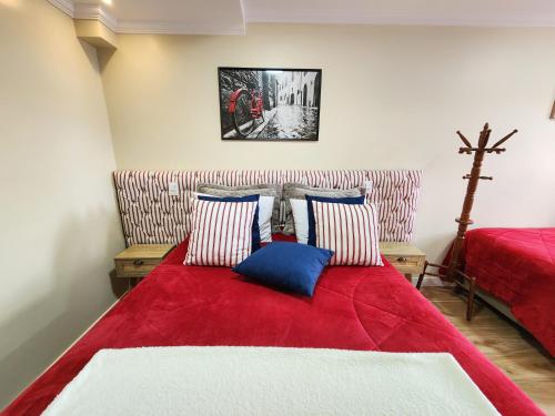 Triple Room with Bath image 6